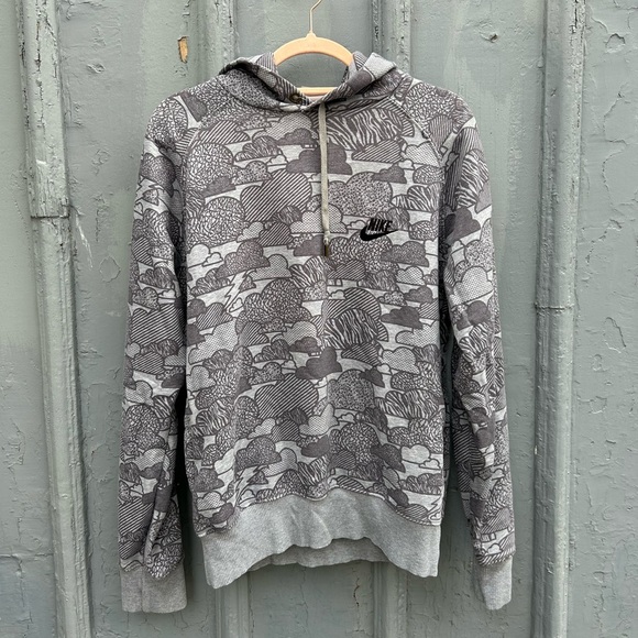 Nike Tops - Nike Cloud Hoody, size M